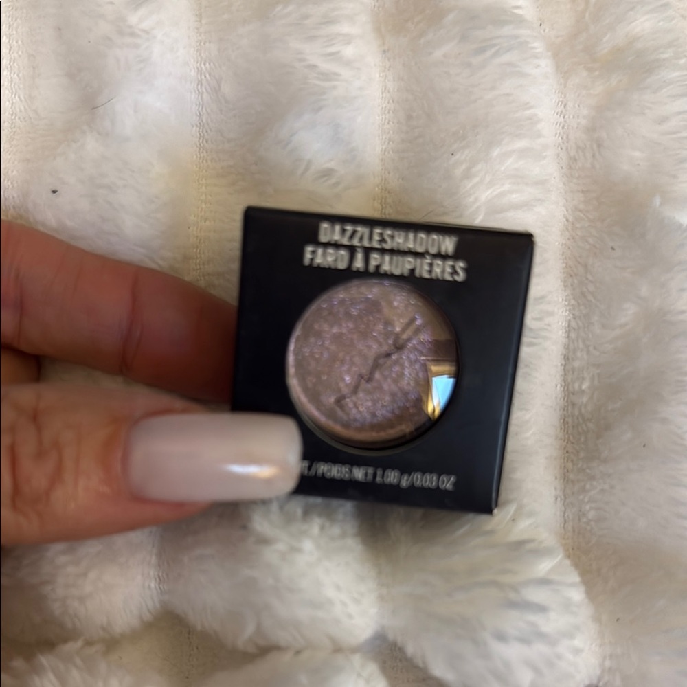 MAC Cosmetics Dazzleshadow in Shimmering Lilac